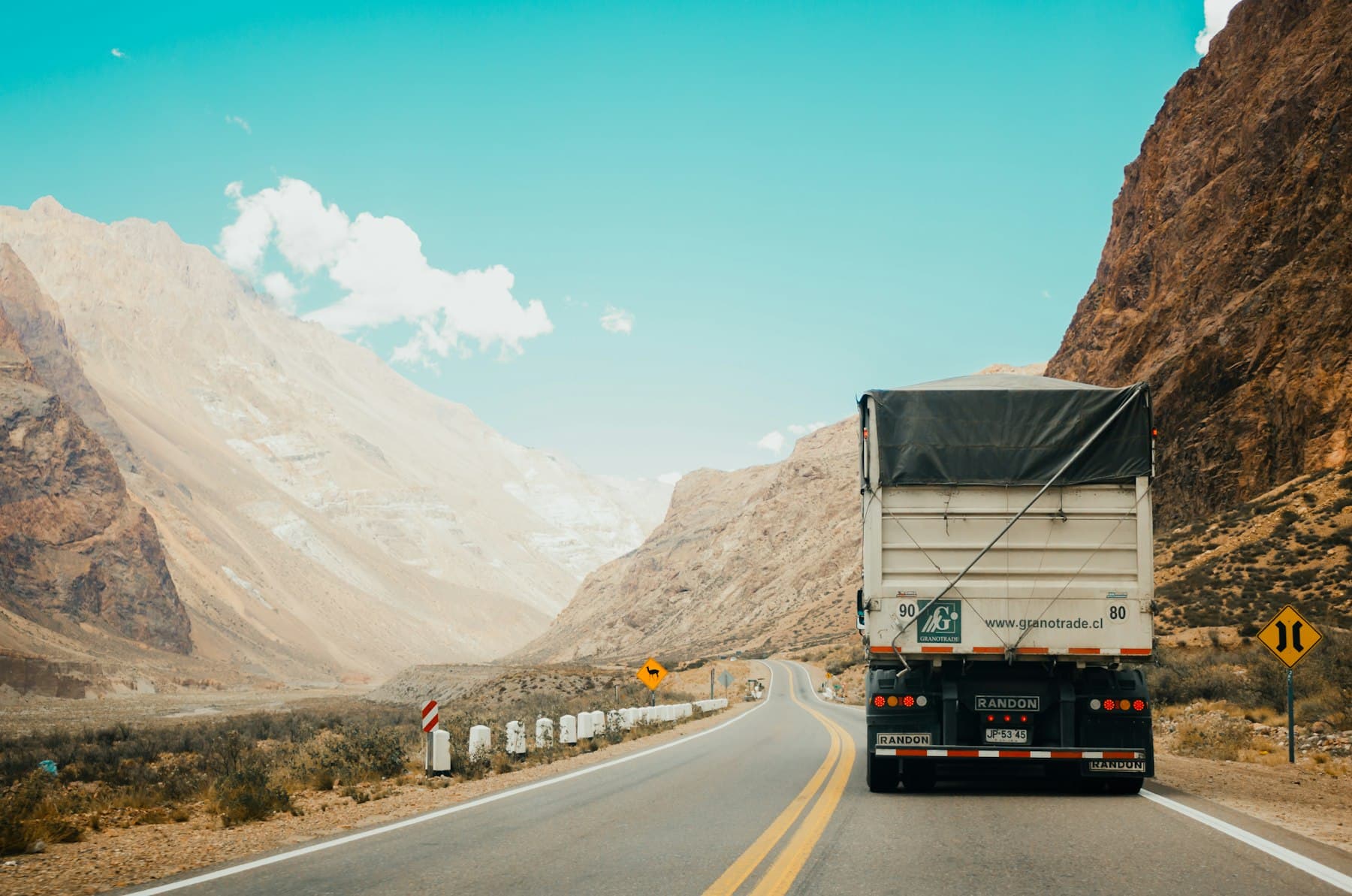 Camion de transport 40 tonnes sur route